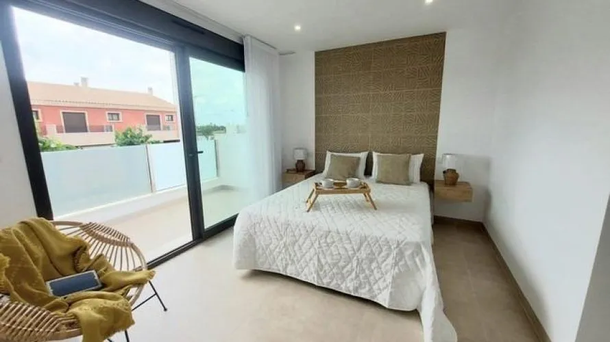 3 bedrooms villa for sale, San Pedro del Pinatar, Spain No. 490 № 1