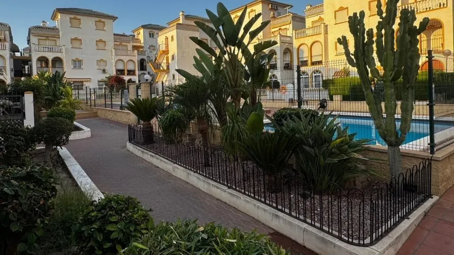 3 bedrooms apartment for sale, Torrevieja, Spain No. 795 № 14