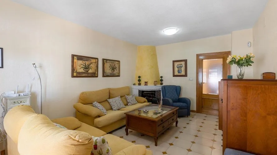 4 bedrooms villa for sale, Torrevieja, Spain No. 835 № 9