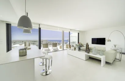 3 bedrooms apartment for sale, Fuengirola, Spain No. 98