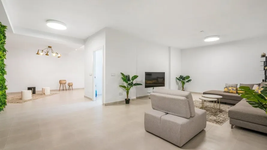 3 bedrooms villa for sale, Playa Honda, Spain No. 604 № 3