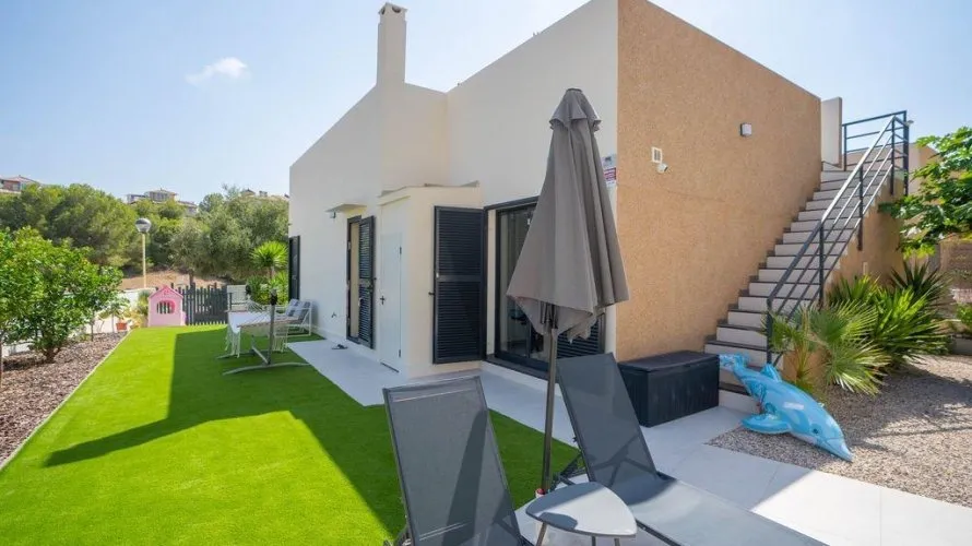 3 bedrooms villa for sale, La Zenia, Spain No. 797