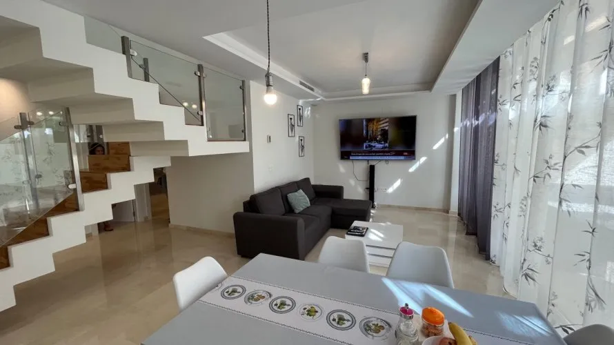 3 bedrooms apartment for sale, Villajoyosa, Spain No. 380 № 1