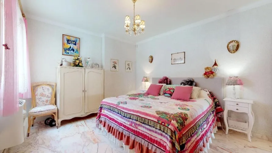 7 bedrooms villa for sale, Maryvilla, Spain No. 397 № 11