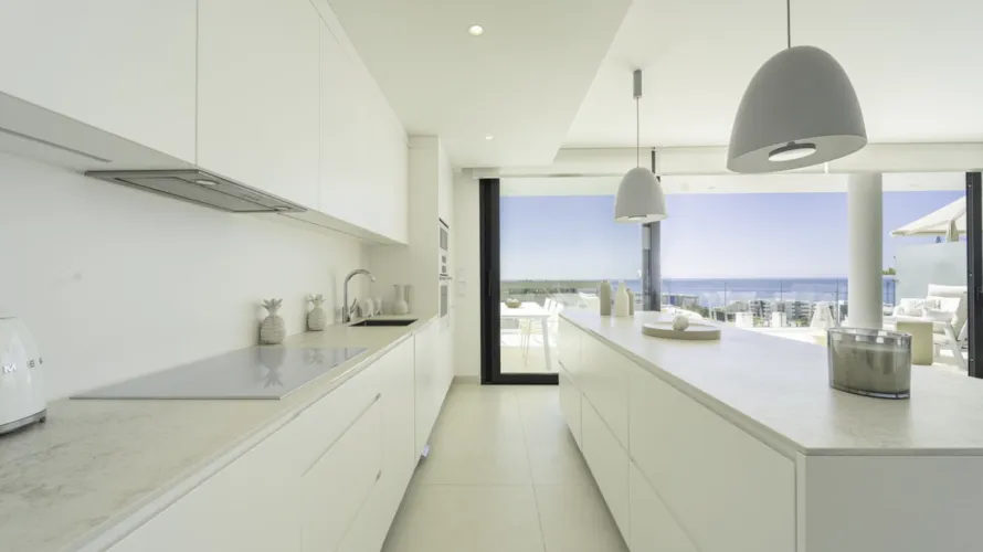 3 bedrooms apartment for sale, Fuengirola, Spain No. 98 № 2
