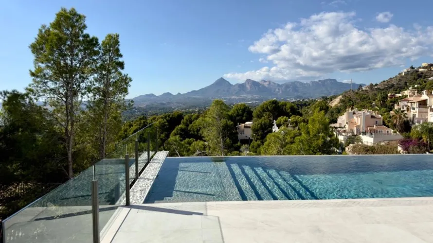 5 bedrooms villa for sale, Zona Altea Hills, Spain No. 112 № 3
