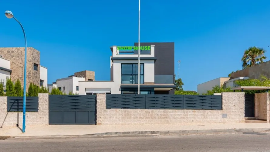 3 bedrooms villa for sale, Playa Honda, Spain No. 604 № 14