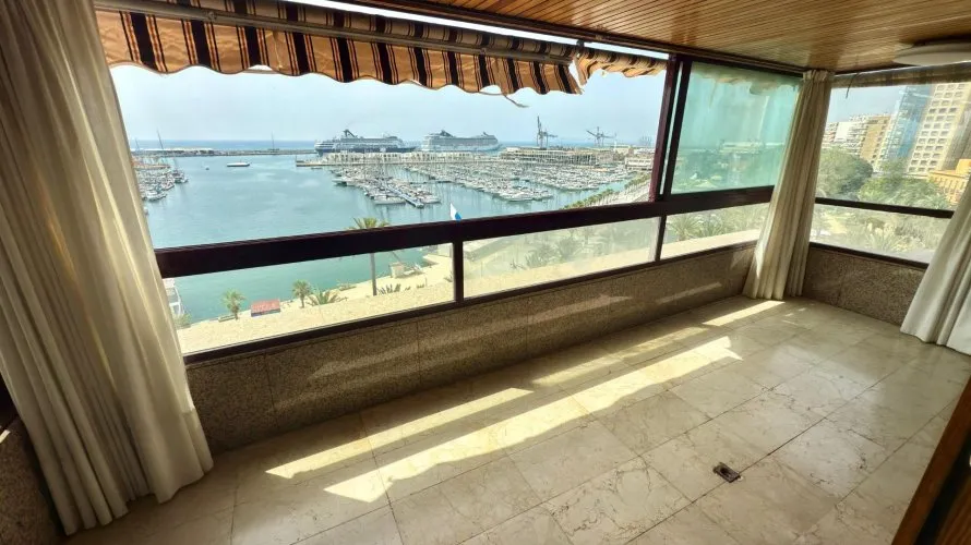 6 bedrooms penthouse for sale, Alicante, Spain No. 752