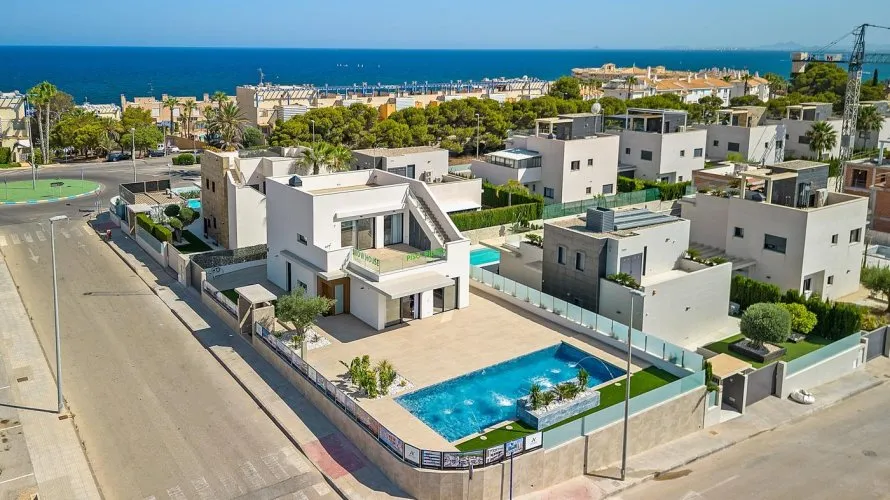 3 bedrooms villa for sale, Campoamor, Spain No. 612 № 9