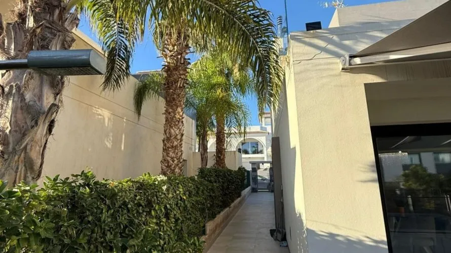 3 bedrooms villa for sale, Ciudad Quesada, Spain No. 901 № 26