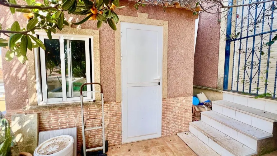 3 bedrooms villa for sale, Torrevieja, Spain No. 120 № 20