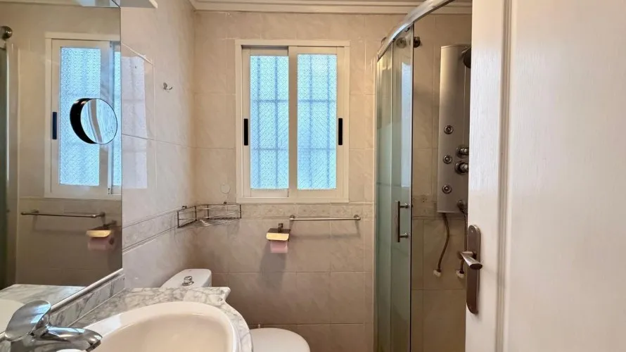 1 bedroom apartment for sale, Torrevieja, Spain No. 2081 № 19