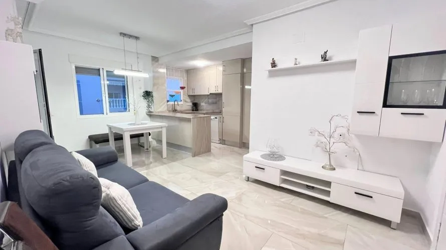60m² apartment for sale, Torrevieja, Spain No. 2093 № 5