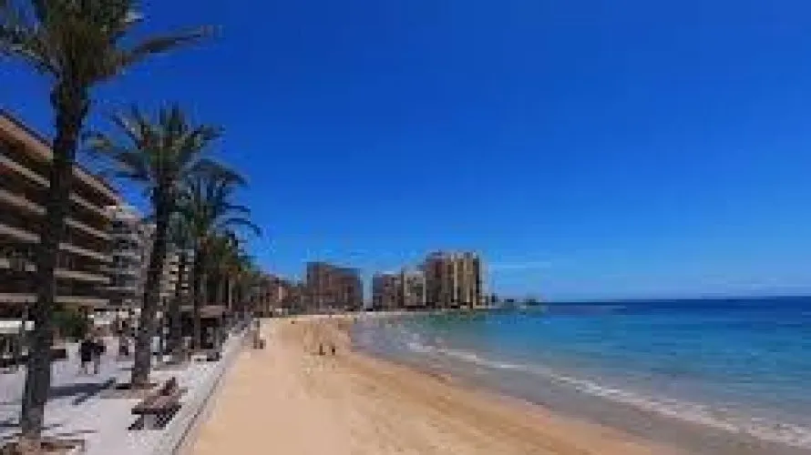 3 bedrooms apartment for sale, Torrevieja, Spain No. 2061 № 1
