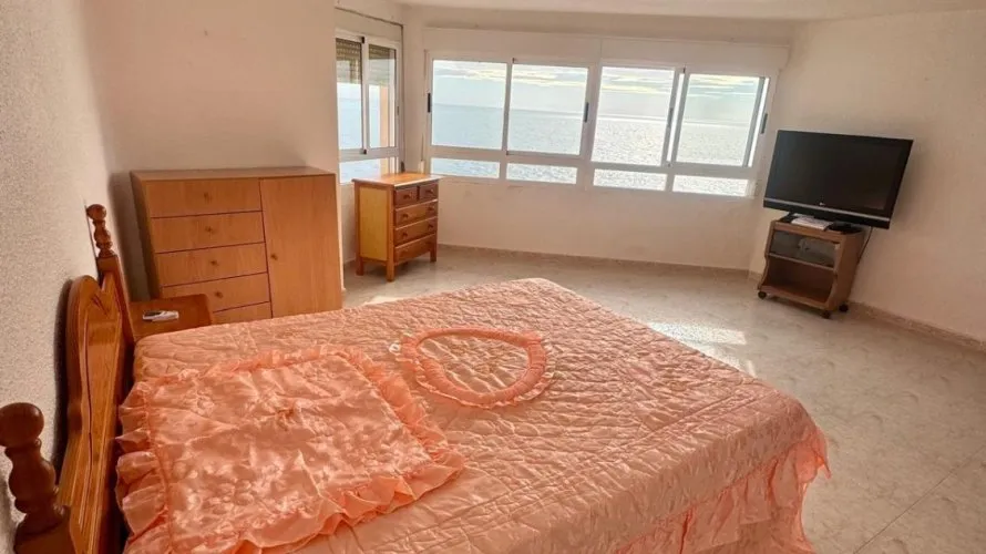 4 bedrooms apartment for sale, Torrevieja, Spain No. 977 № 19