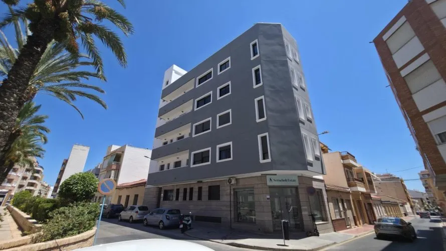 3 bedrooms apartment for sale, Torrevieja, Spain No. 2014
