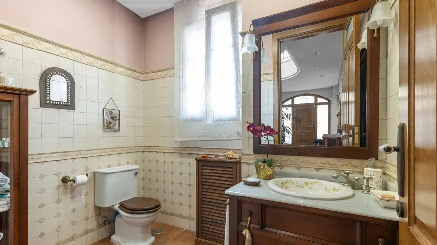 6 bedrooms villa for sale, La Veleta, Spain No. 1015 № 24