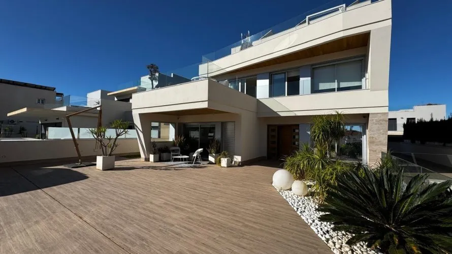 4 bedrooms villa for sale, Campoamor, Spain No. 1214 № 4