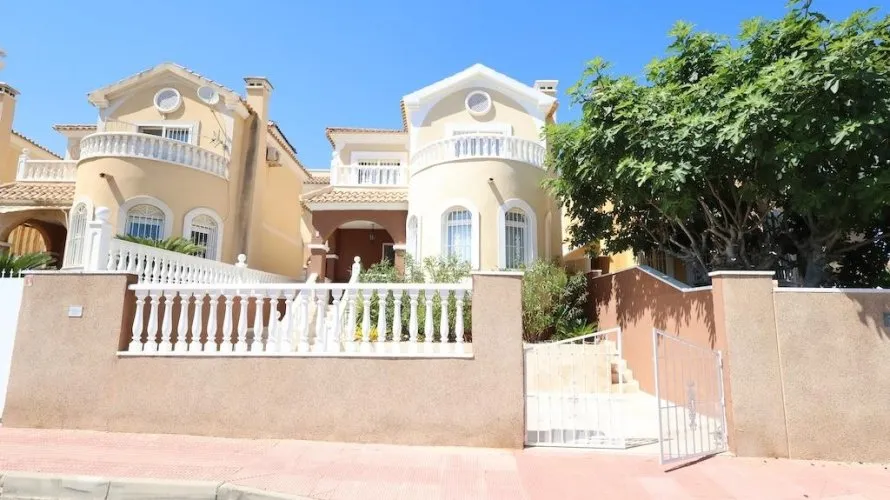 3 bedrooms apartment for sale, Campoamor, Spain No. 1989 № 18