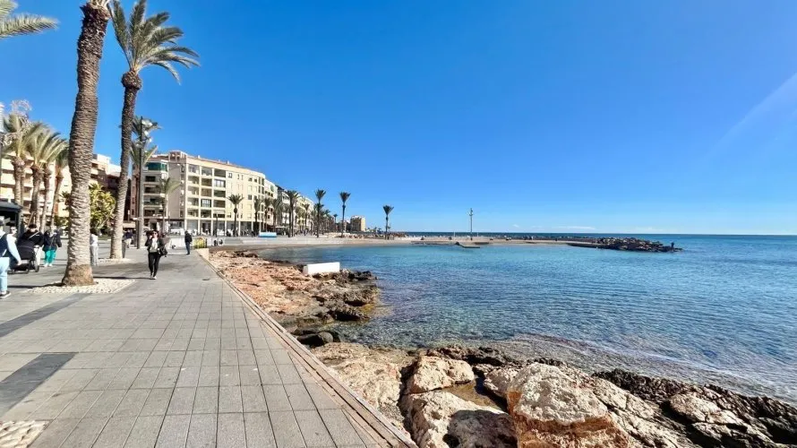 4 bedrooms apartment for sale, Torrevieja, Spain No. 2150