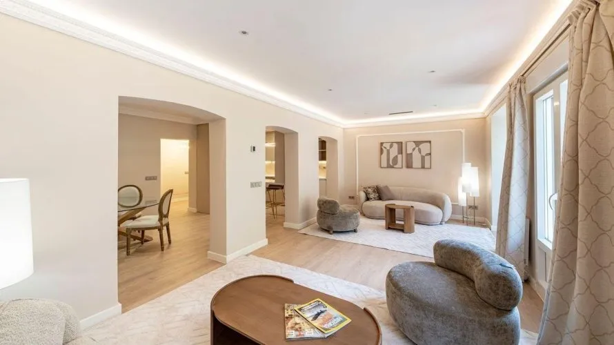 2 bedrooms apartment for sale, Madrid, Spain No. 1039 № 2