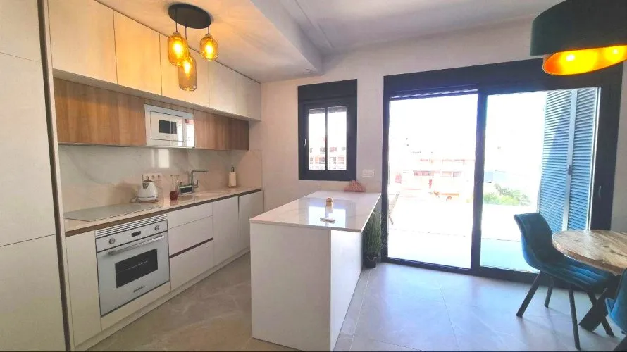 2 bedrooms penthouse for sale, Torrevieja, Spain No. 1184 № 4