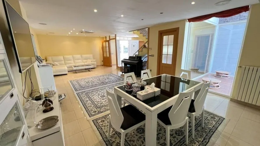 4 bedrooms apartment for sale, Manises, Spain No. 1312 № 27