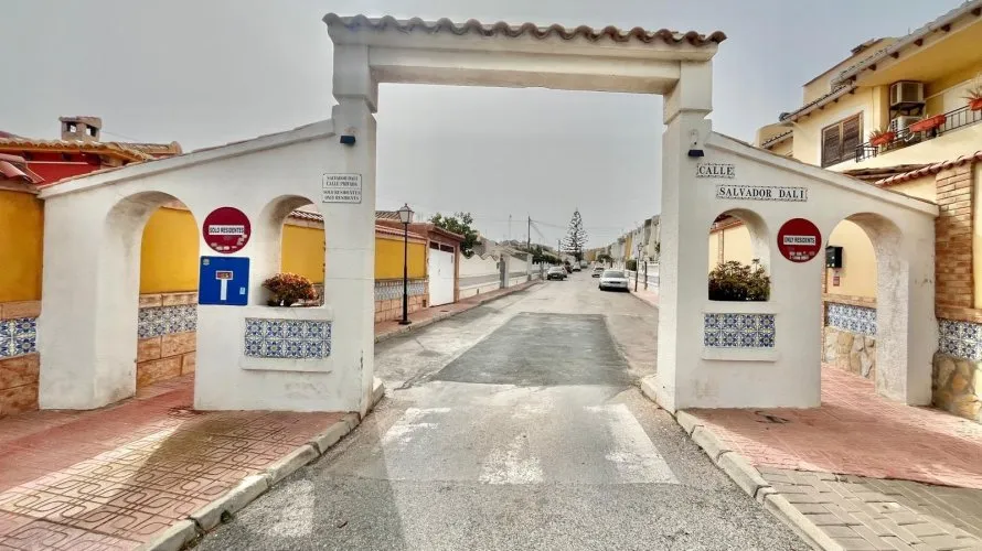 2 bedrooms apartment for sale, Torrevieja, Spain No. 1056 № 25