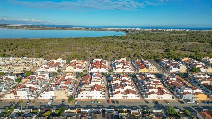 102m² villa for sale, Torrevieja, Spain No. 1944 № 1