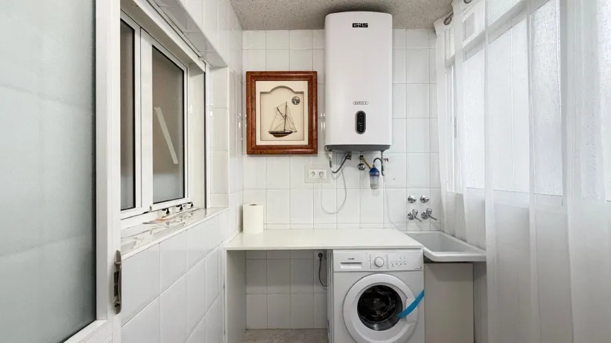 3 bedrooms apartment for sale, Torrevieja, Spain No. 996 № 19