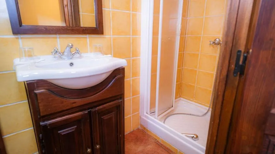 8 bedrooms villa for sale, Lena, Spain No. 1243 № 17