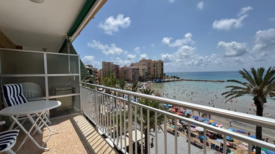 3 bedrooms apartment for sale, Torrevieja, Spain No. 1323 № 14