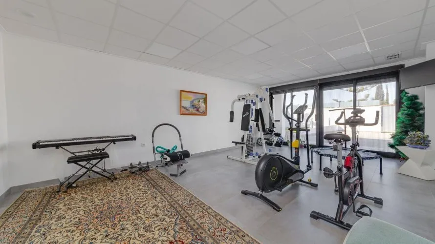461m² villa for sale, Torrevieja, Spain No. 965 № 1