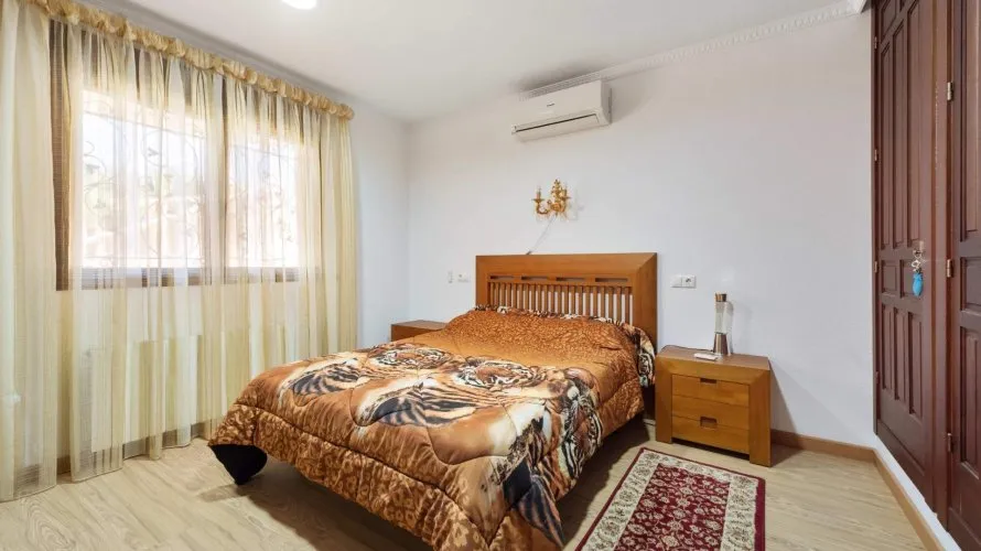 4 bedrooms villa for sale, Campoamor, Spain No. 1338 № 17