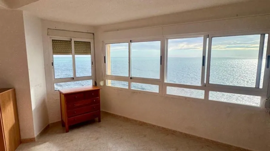4 bedrooms apartment for sale, Torrevieja, Spain No. 977 № 3