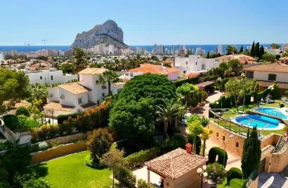 8 bedrooms villa for sale, Calpe, Spain No. 1153