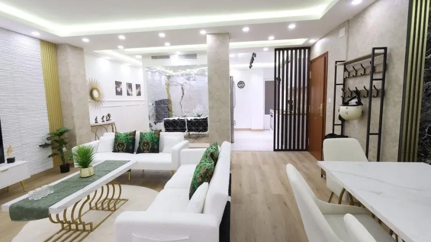 4 bedrooms apartment for sale, Torrevieja, Spain No. 1334 № 1