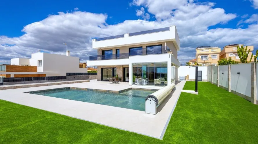 234m² villa for sale, Torrevieja, Spain No. 2009