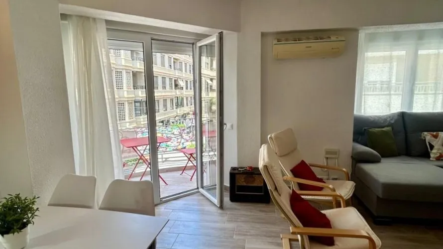 3 bedrooms apartment for sale, Torrevieja, Spain No. 1138 № 1