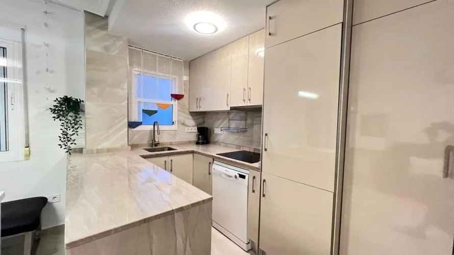 60m² apartment for sale, Torrevieja, Spain No. 2093 № 6