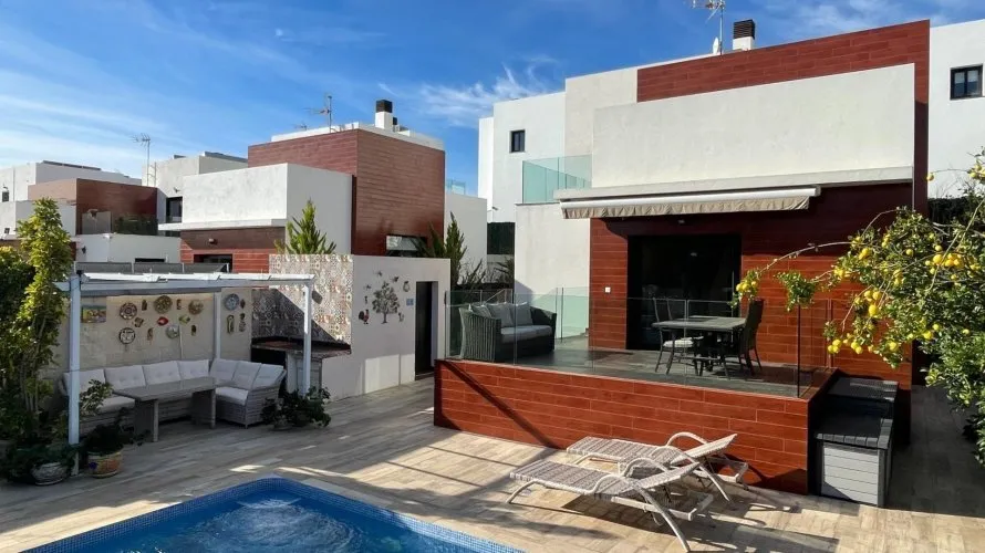 3 bedrooms villa for sale, La Alberca, Spain No. 991