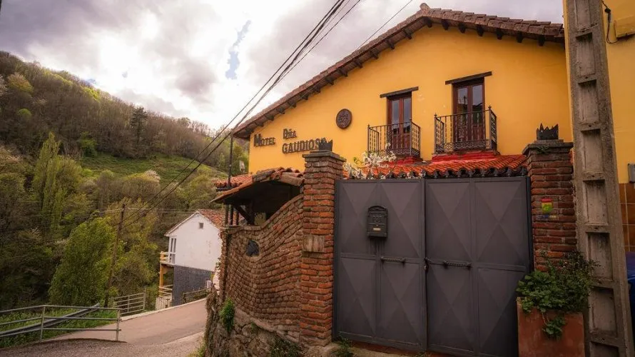 8 bedrooms villa for sale, Lena, Spain No. 1243 № 8