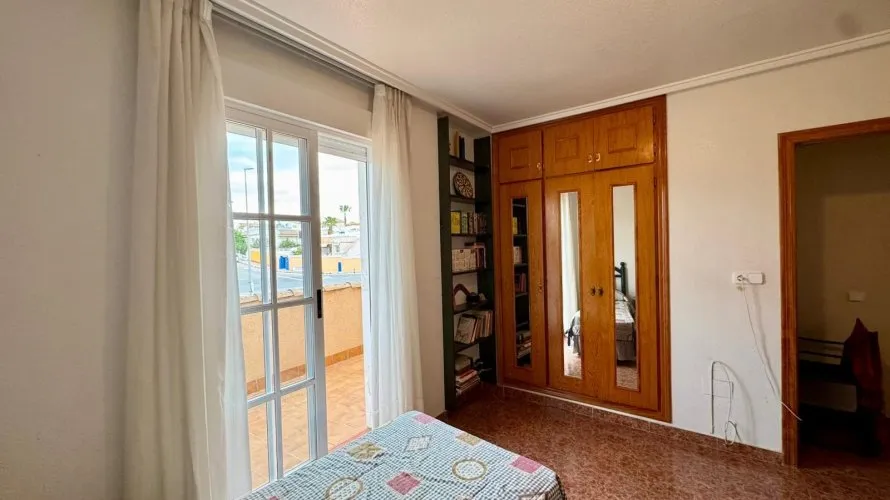 3 bedrooms apartment for sale, Torrevieja, Spain No. 1031 № 14