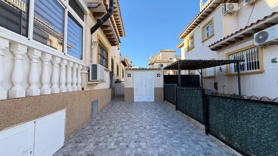 2 bedrooms house for sale, Campoamor, Spain No. 980 № 6