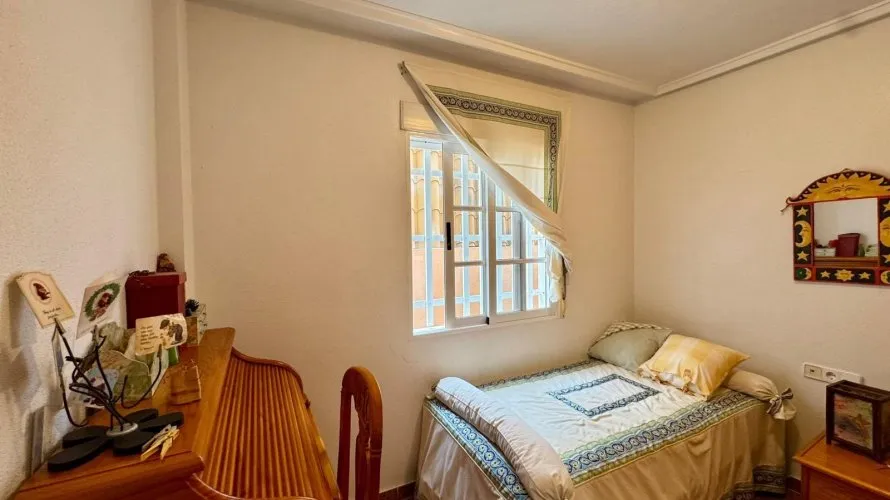 3 bedrooms apartment for sale, Torrevieja, Spain No. 1031 № 15