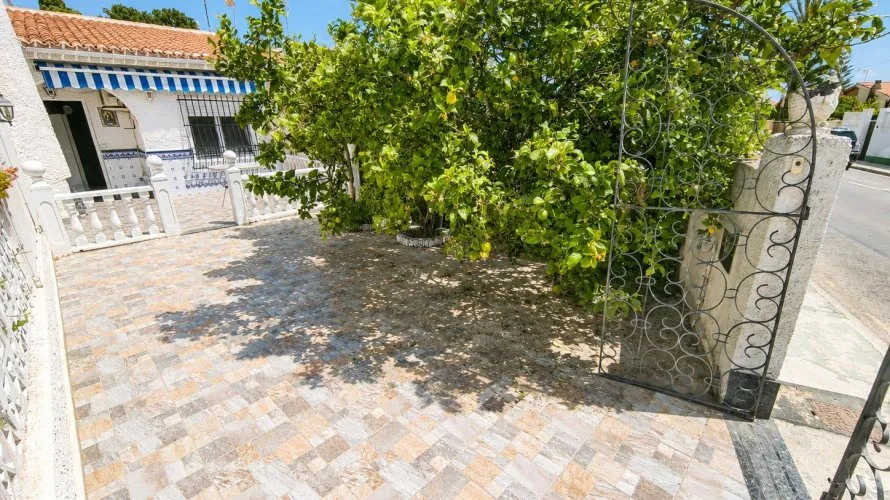 1 bedroom house for sale, Torrevieja, Spain No. 2020 № 11