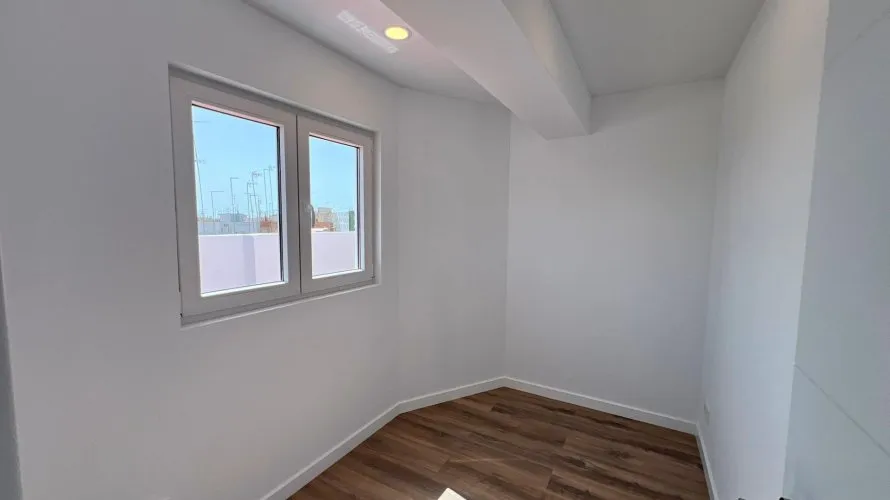 1 bedroom penthouse for sale, Manises, Spain No. 1424 № 19