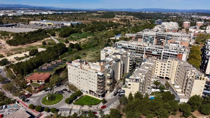 2 bedrooms apartment for sale, Paterna, Spain No. 1186