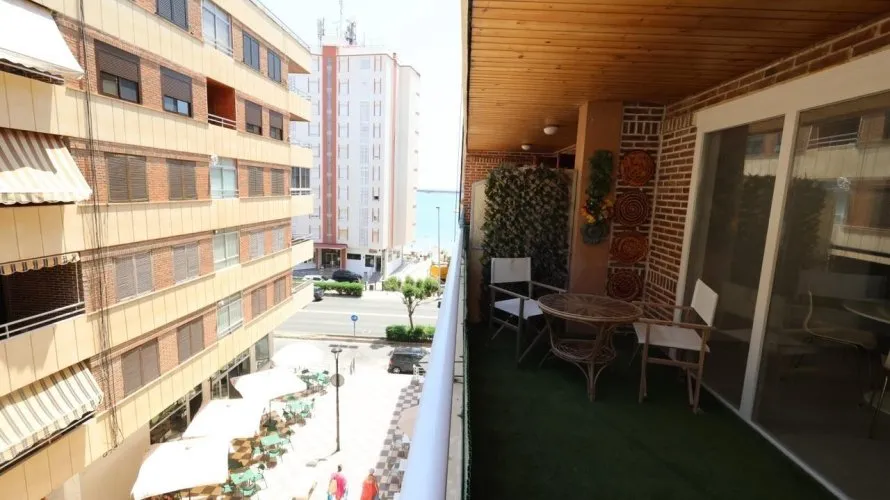 3 bedrooms apartment for sale, Torrevieja, Spain No. 1447 № 1