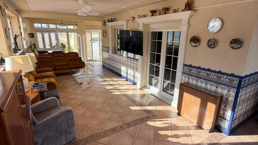 4 bedrooms villa for sale, Villamartin, Spain No. 1097 № 9